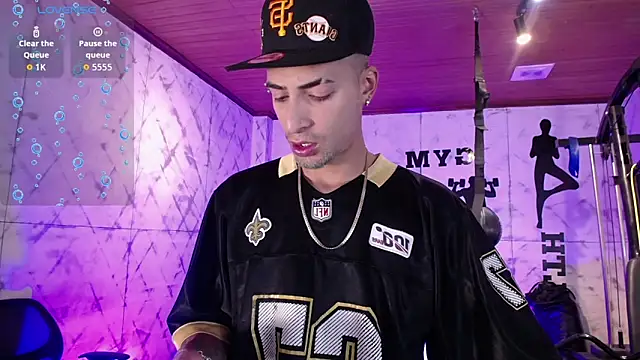 DrakeNeumann online show from November 14, 3:31 am