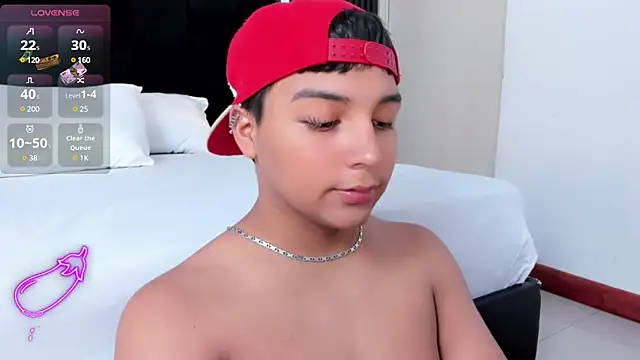 Snapshot of Seductivo_jr chatting on February 5, 4:16 am Seductivo jr online show from February 5, 4:16 am