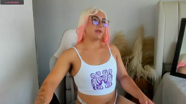 -Sofii  online show from January 19, 4:25 pm