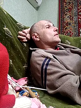 Pineapple04 online show from April 19, 6:10 pm