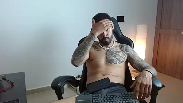 Hendry  online show from April 8, 11:57 pm