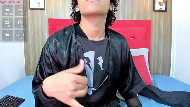 Snapshot of axel_ps chatting on February 6, 7:40 pm axel ps online show from February 6, 7:40 pm