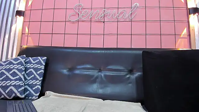 Snapshot of antony_bigdick_ chatting on January 8, 1:11 am antony bigdick online show from January 8, 1:11 am