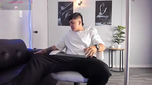 Cristopher strong online show from March 9, 12:10 pm