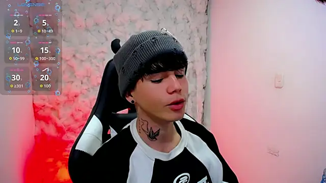 Tayson Rivers online show from October 25, 1:51 am