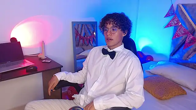 nickolas moon online show from February 18, 2:49 pm