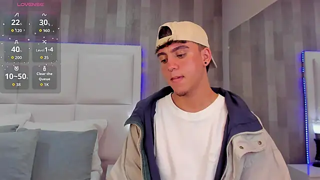 Snapshot of BrannTaylor chatting on September 24, 3:43 pm BrannTaylor online show from September 24, 3:43 pm