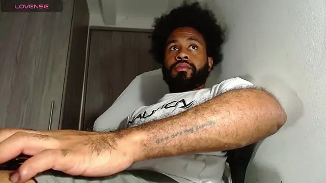 KaelMoreau online show from February 15, 9:28 pm