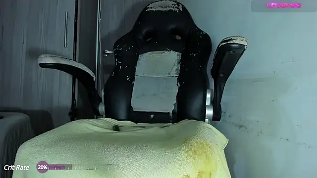 KaelMoreau online show from December 15, 11:01 am