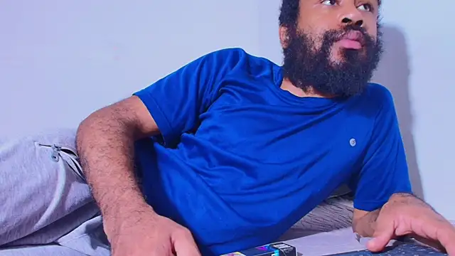 KaelMoreau online show from April 15, 12:27 pm