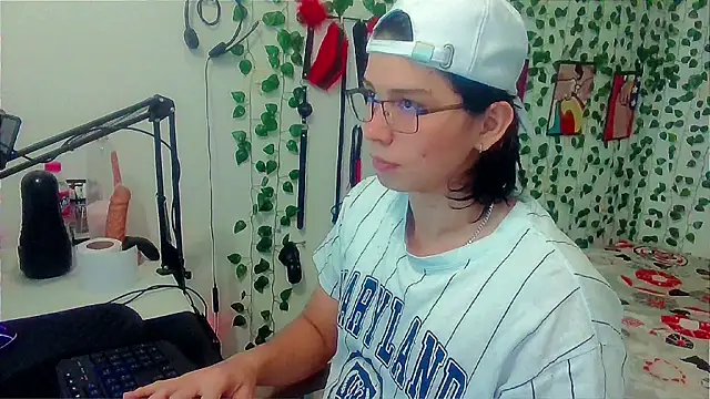 Andy gray online show from June 26, 4:42 pm