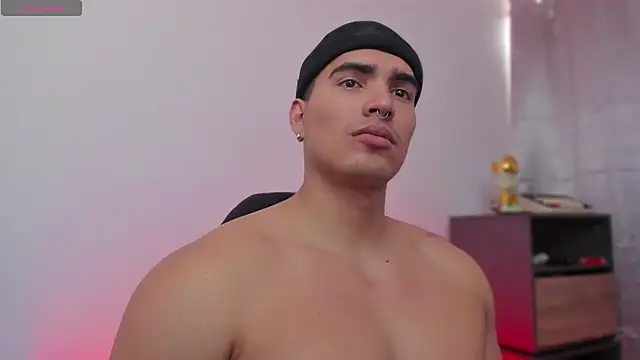 JamesGraay online show from November 18, 6:55 pm