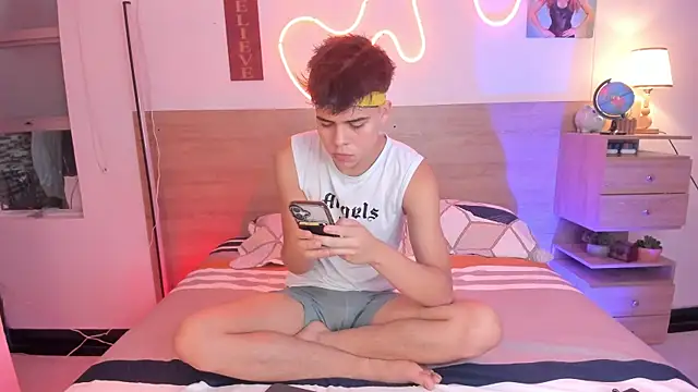 justinbiler online show from October 21, 1:47 pm