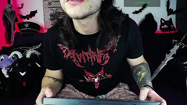 Snapshot of blckwolf_6 chatting on October 20, 7:40 pm blckwolf 6 online show from October 20, 7:40 pm