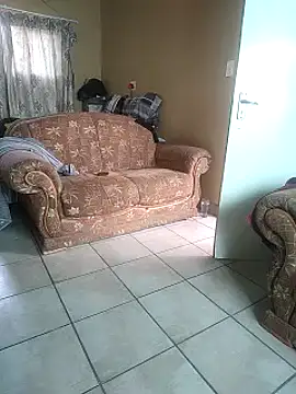 Sgeme325is online show from December 8, 9:08 pm