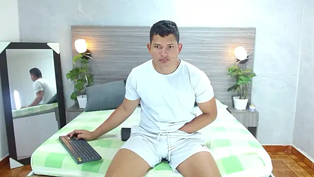 Loony Zion online show from March 5, 12:45 pm