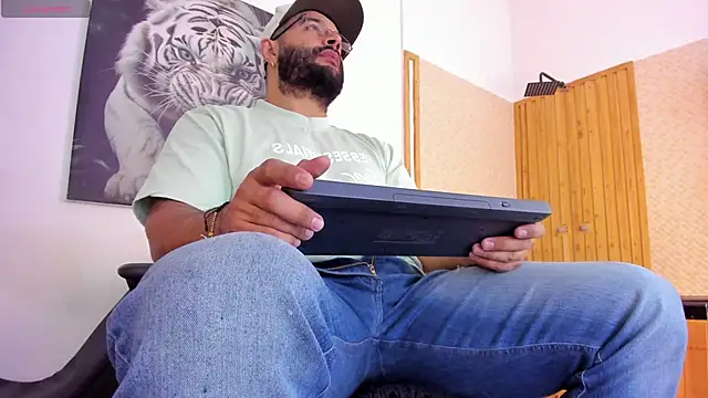 Luke  09 online show from October 14, 11:39 am