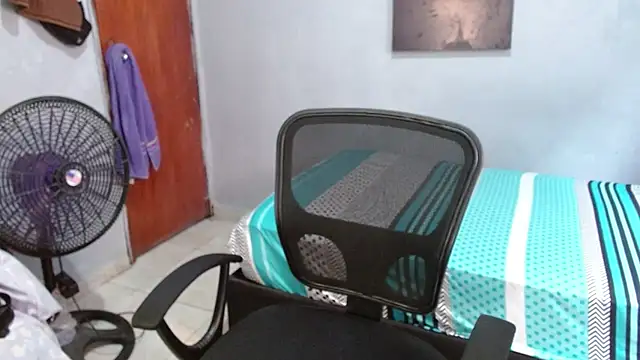 Lovebeng  online show from April 21, 7:20 pm