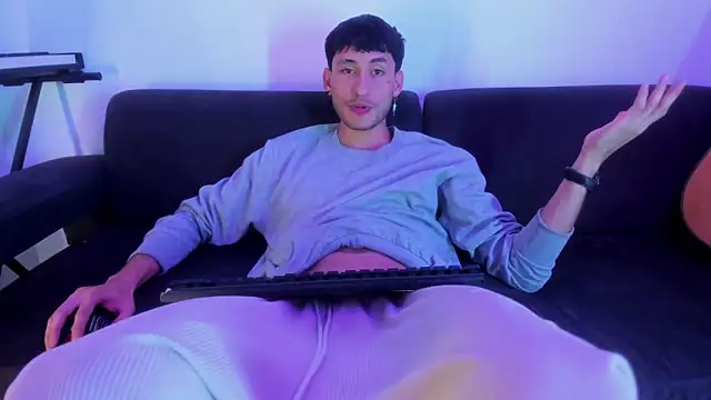 Henrikk senn online show from January 11, 11:25 am