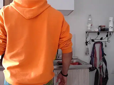 thomas gun online show from December 14, 5:20 pm