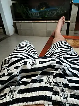 ReyDeCora online show from October 17, 4:27 am