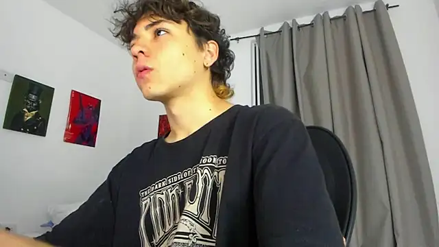 Snapshot of Joe23__ chatting on October 21, 5:54 am Joe23 online show from October 21, 5:54 am