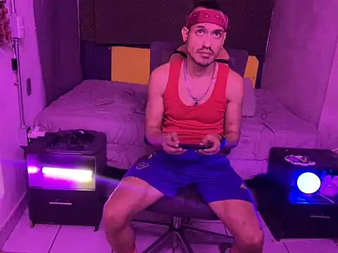 thesummerboy online show from November 12, 11:16 am