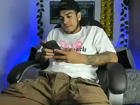 mikee scooth online show from January 19, 2:57 am