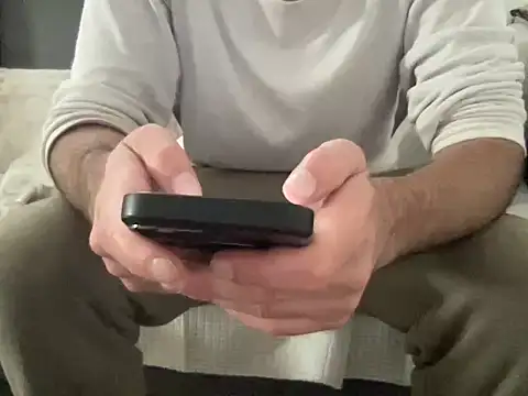 4small4inchlol online show from March 23, 2:34 pm