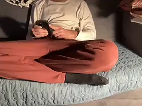 4small4inchlol online show from January 4, 12:59 am