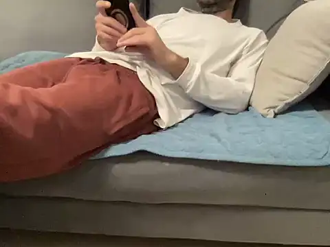 4small4inchlol online show from November 25, 10:12 pm