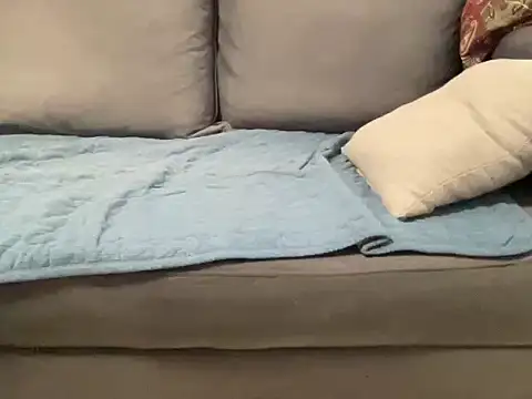 4small4inchlol online show from September 28, 3:10 pm