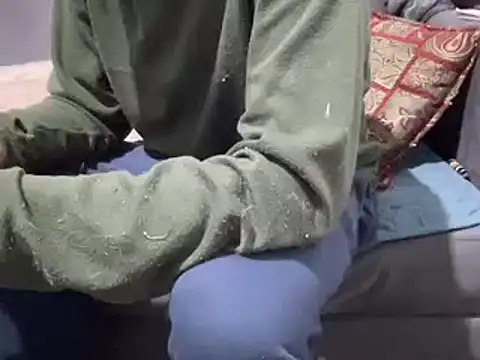 4small4inchlol online show from December 8, 10:25 pm