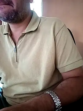 Snapshot of daddy_indian chatting on October 17, 4:49 am daddy indian online show from October 17, 4:49 am