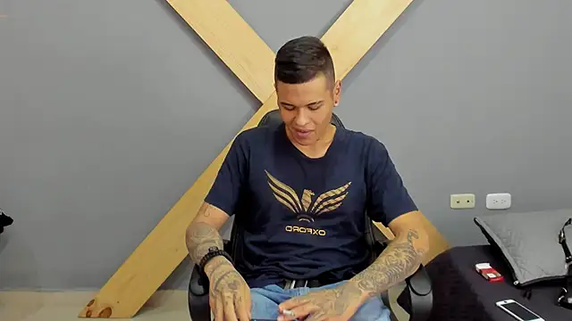 Snapshot of jamesinked_ chatting on December 24, 5:34 pm jamesinked  online show from December 24, 5:34 pm
