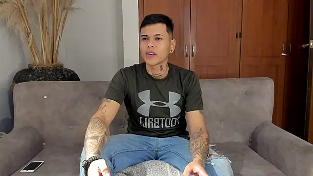 jamesinked  online show from December 3, 3:12 am