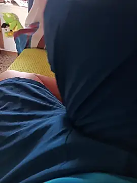 beautiful hands  online show from December 21, 9:12 pm