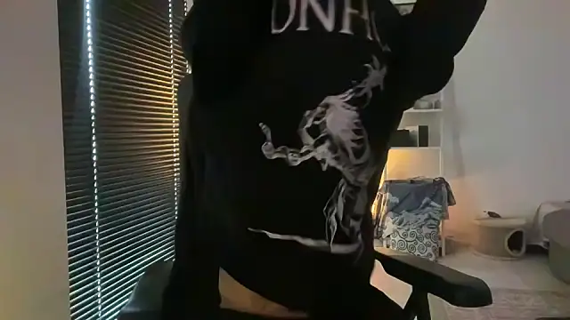 P4RtYBOII92 online show from December 20, 10:22 am