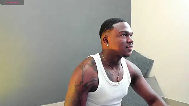 Troykhalil online show from December 3, 8:15 pm