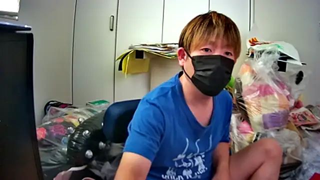 Snapshot of Osikokusama chatting on October 15, 1:57 am Osikokusama online show from October 15, 1:57 am