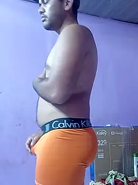 Snapshot of travieso2893 chatting on December 25, 12:47 pm travieso2893 online show from December 25, 12:47 pm