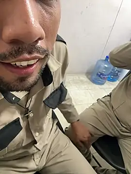 EnriquePersian197 online show from March 22, 1:32 am