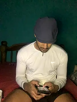 Snapshot of Pinocchiu chatting on October 10, 3:22 am Pinocchiu online show from October 10, 3:22 am