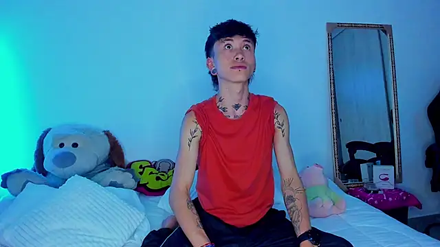 juniior 2311  online show from December 4, 11:45 pm