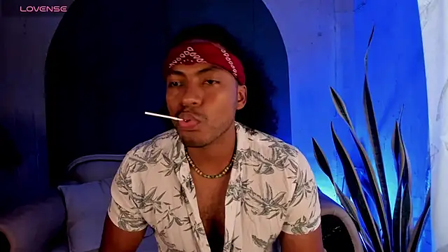 noah jones   online show from November 26, 8:23 pm