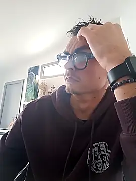 GLouglou19 online show from March 2, 2:02 pm