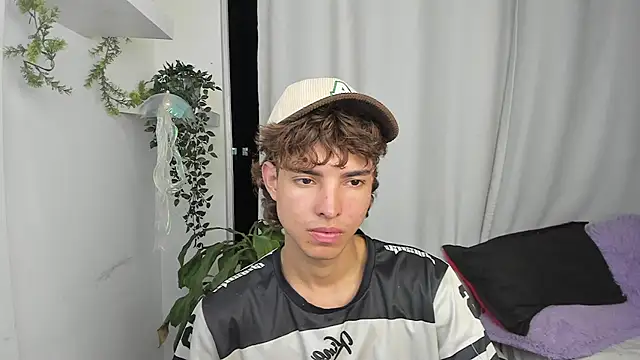 santy-kitty online show from January 11, 1:10 am