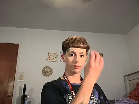 twentywithafelonyy online show from September 25, 7:18 am