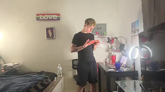 twentywithafelonyy online show from March 7, 7:52 am