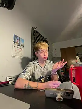 twentywithafelonyy online show from January 18, 1:18 pm